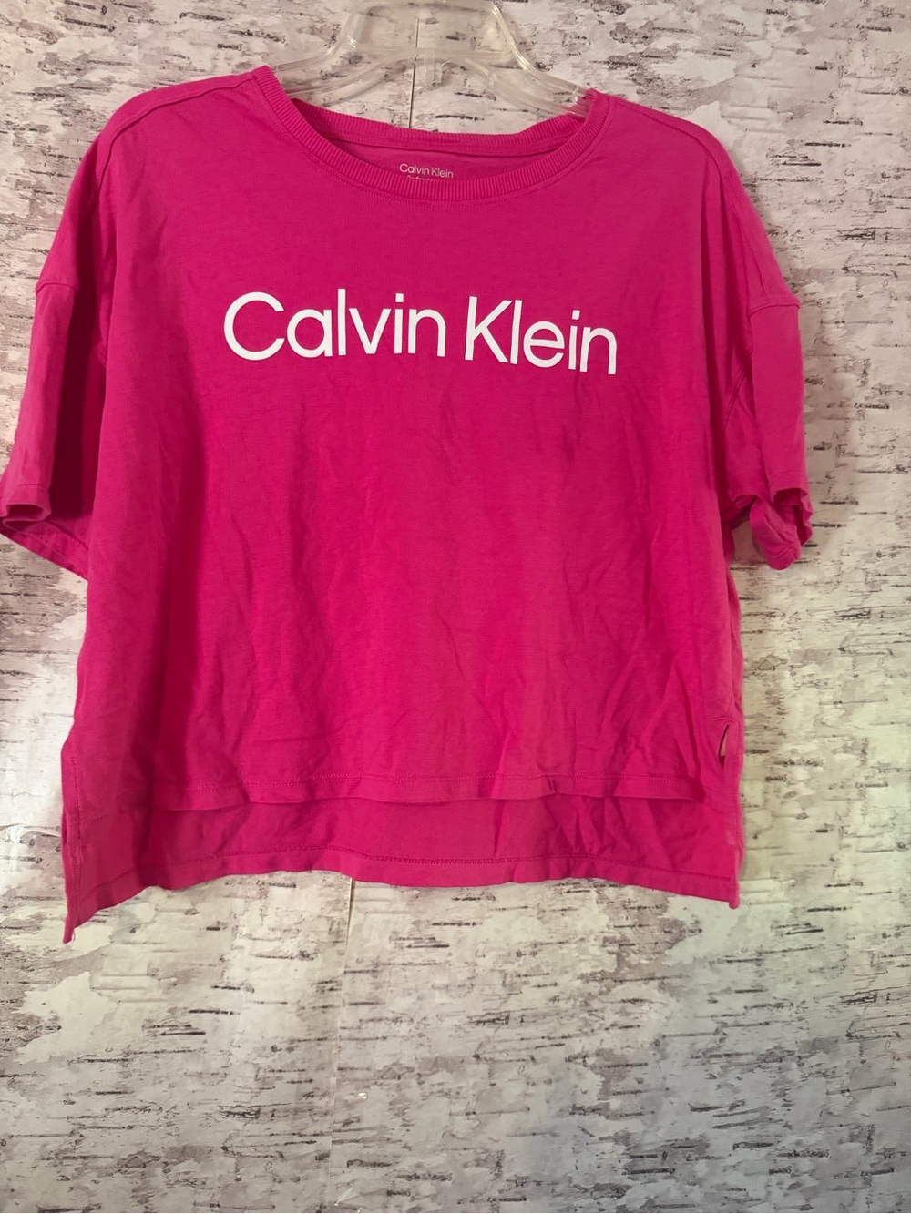 Calvin Klein Women's Bright Pink Logo Crop Tee NWOT